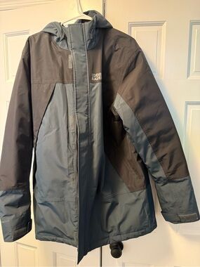 Eddie Bauer Two-Tone Hooded winter jacket in Dark Gray and Slate Blue